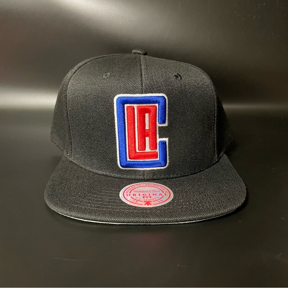 LA Clippers Snapback Hat Black/Black Mitchell & Ness